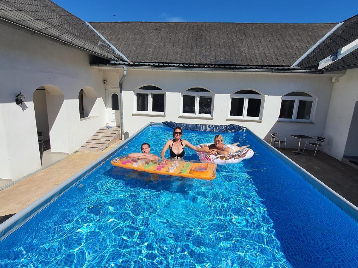 Artemis Farm Apartments Blumau in der Steiermark Exterior foto
